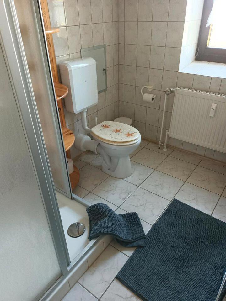 Lindenallee Neu Poserin